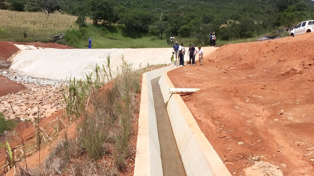 Sistema de Irrigação de Água para Pequenos Proprietários - GWIC / Projetos