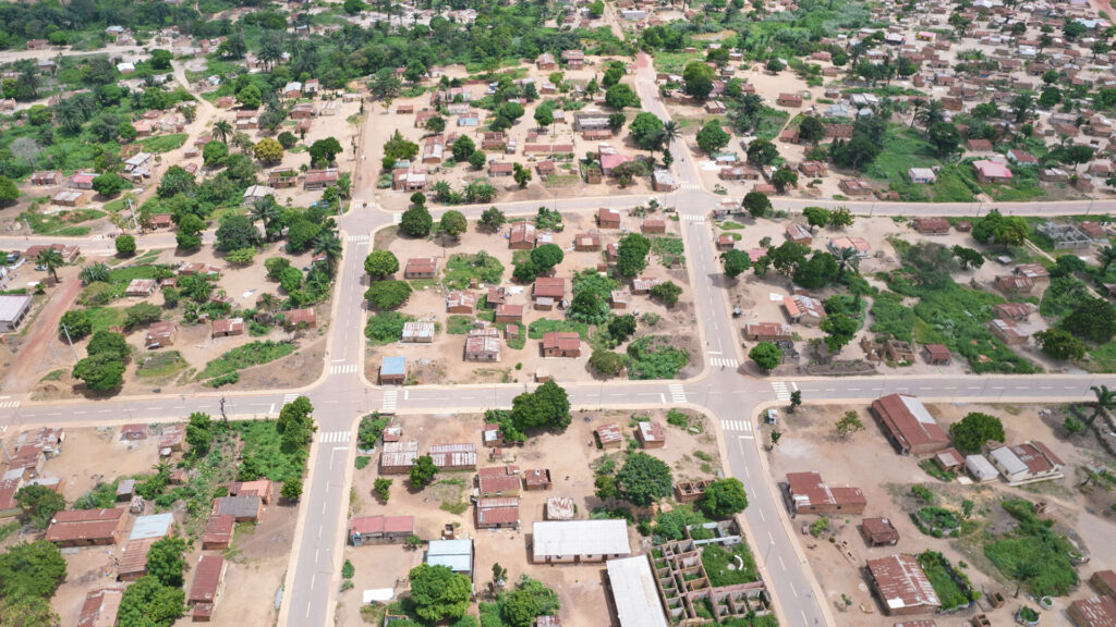 Construção e Reabilitação de Estradas Urbanas na Província do Zaire. GWIC